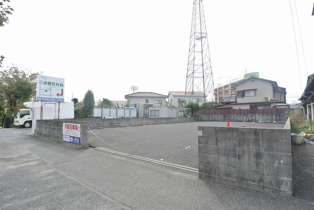 山本松浜町駐車場